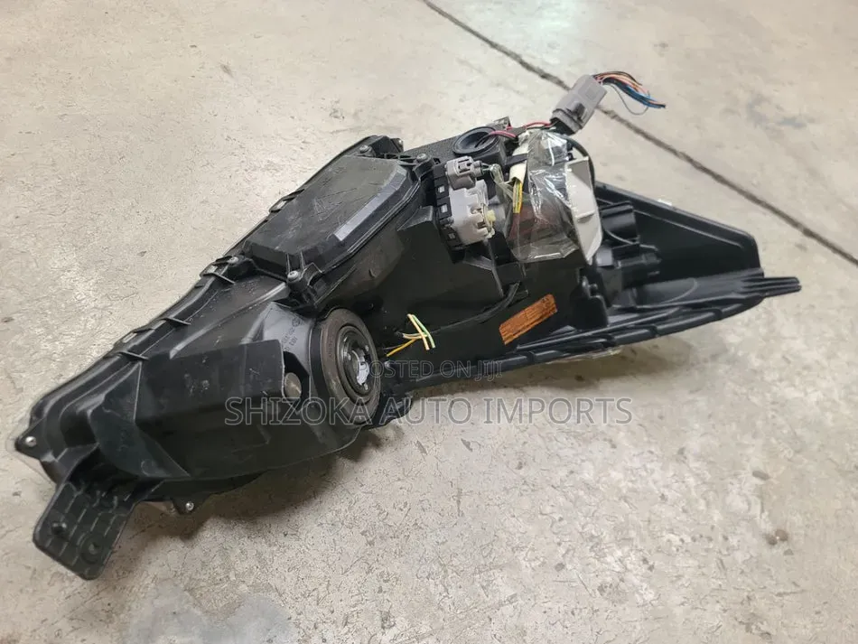 Headlight Assy Lh Subaru Legacy Br9