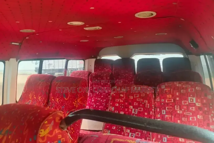 Toyota HiAce 2010 White