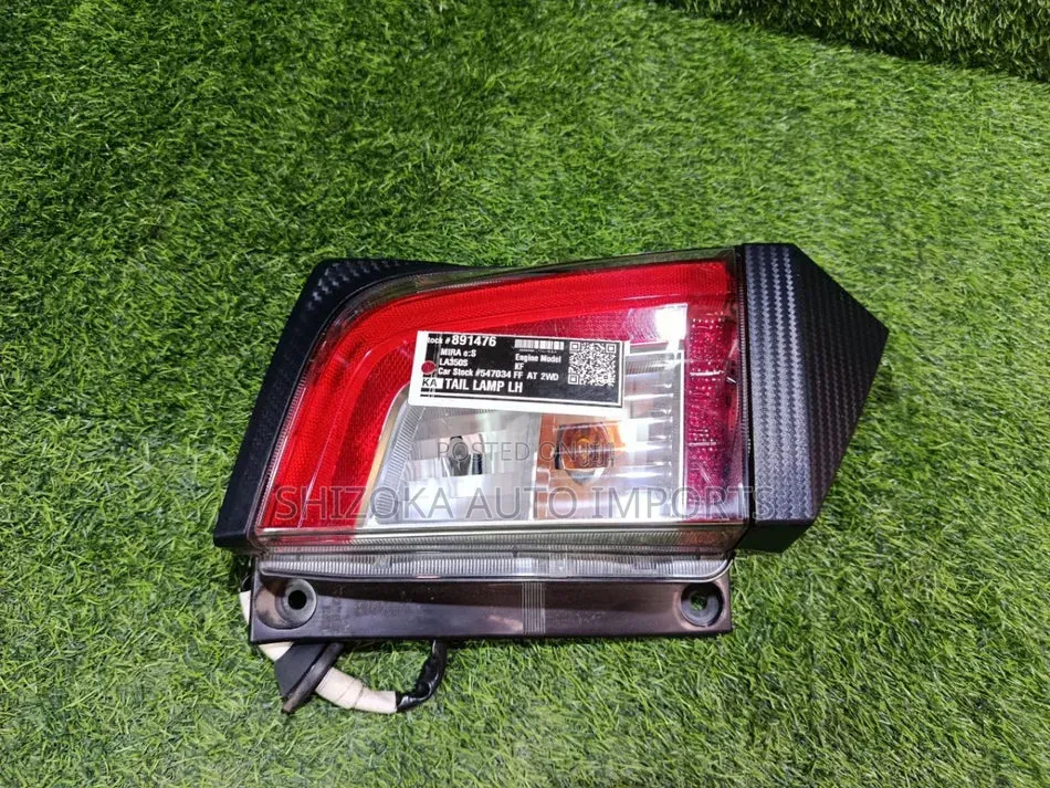 Tail Light Lh Daihatsu Mira E:s La350s