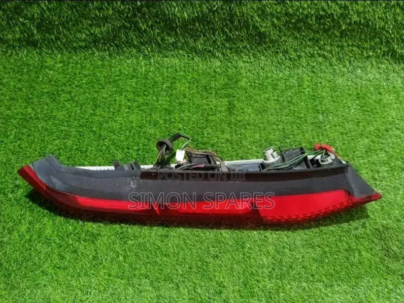 Tail Lamp Lh Nissan X-Trail Nt30 2001