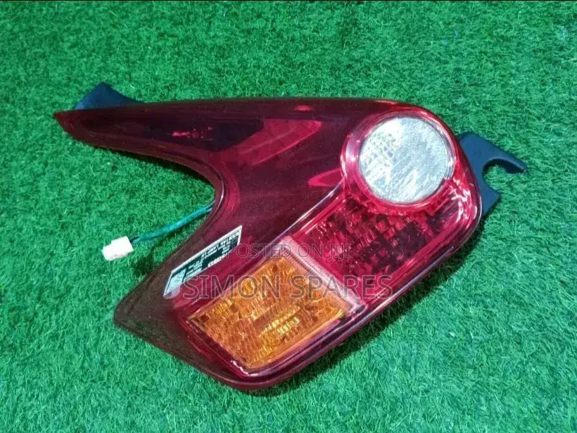 Tail Lamp Lh Nissan Juke Yf15 2011