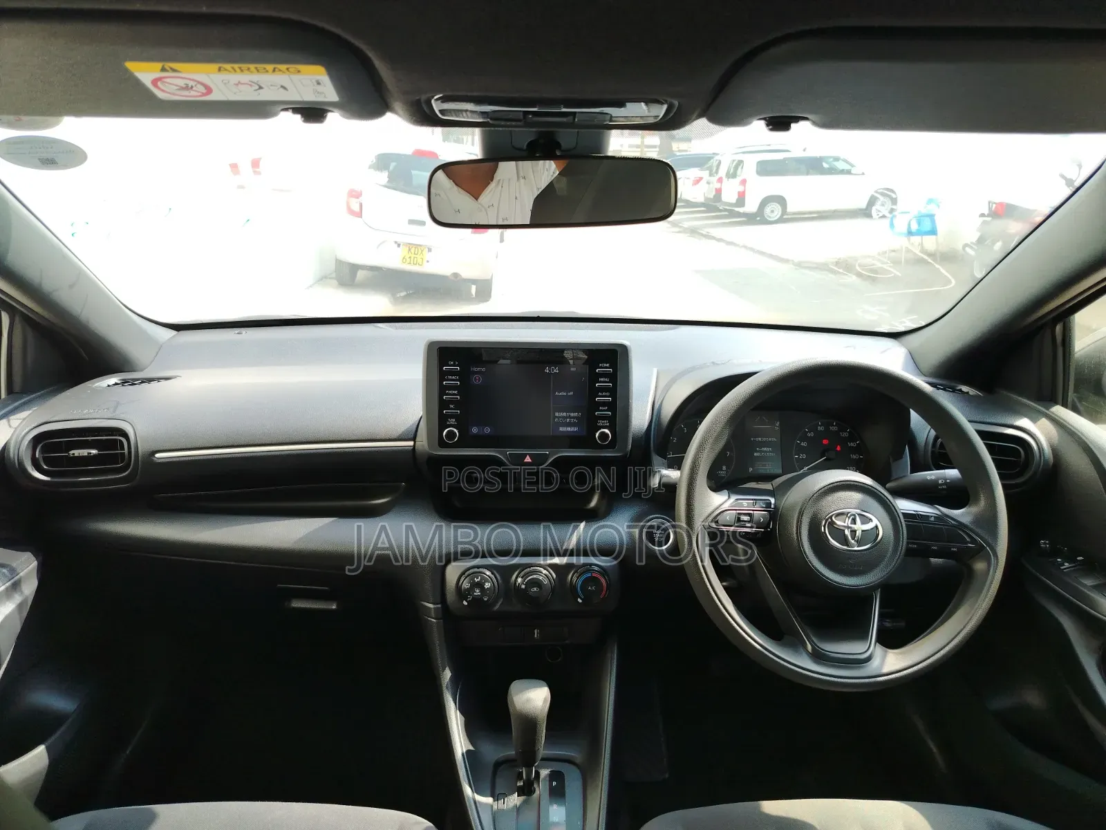 Toyota Yaris 2021 Gold