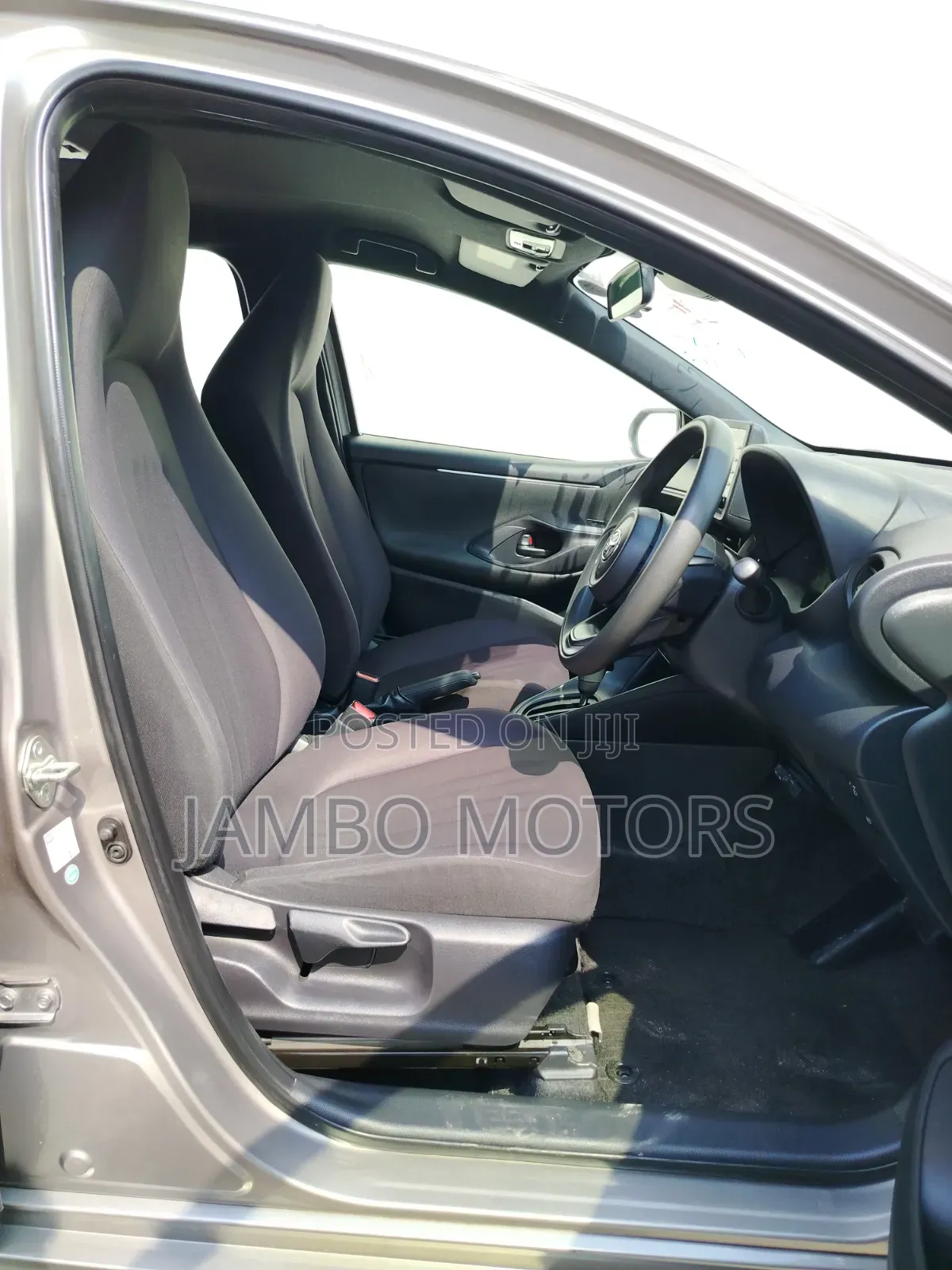 Toyota Yaris 2021 Gold