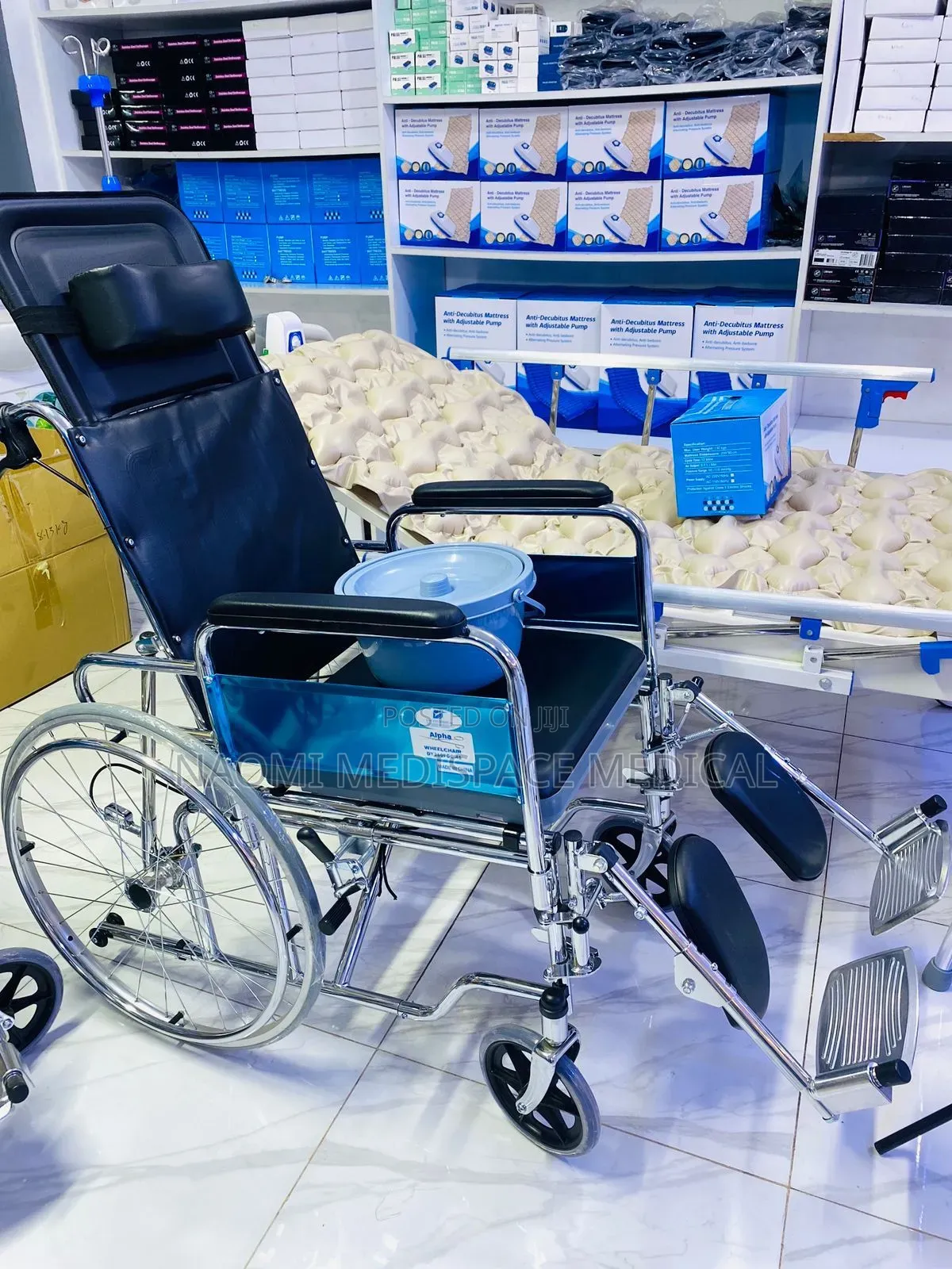 Manual Reclining Wheelchair With Removable Commode/Potty and Footrest
