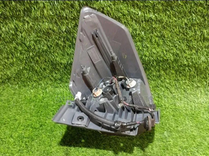 Tail Light Lh Nissan X-Trail Nt32 2014