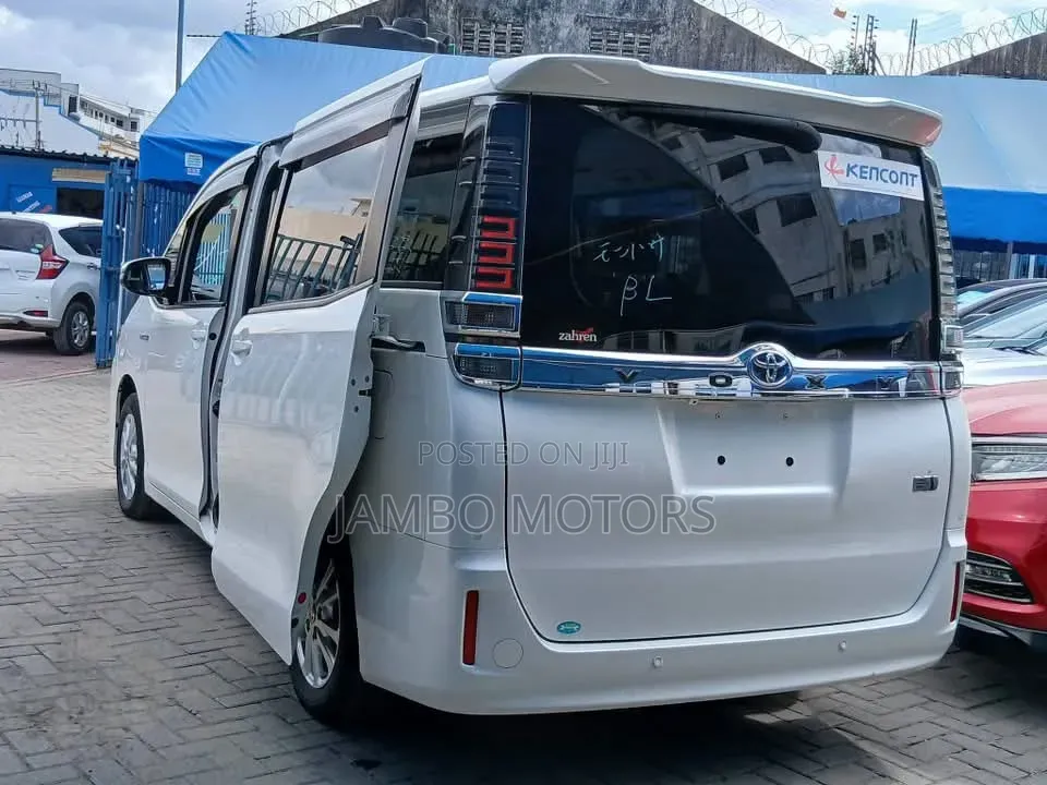 Toyota Voxy Hybrid ZS Kirameki III 2WD 7-Seater 2021