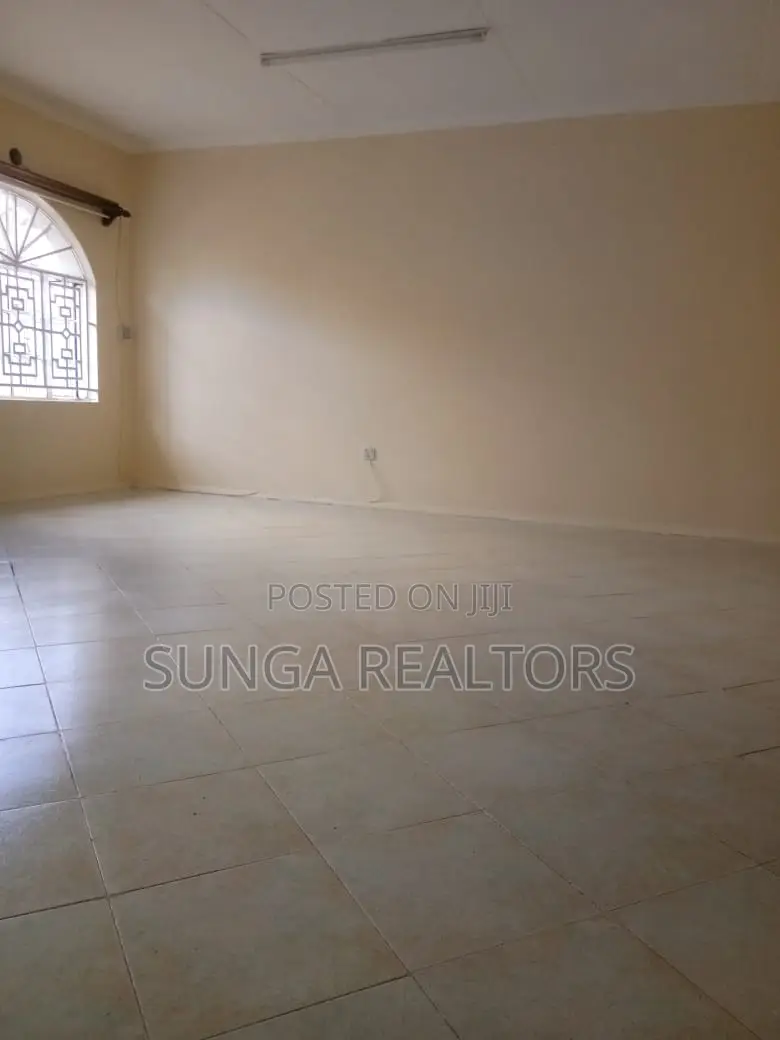 3bdrm Townhouse/Terrace in South C for sale