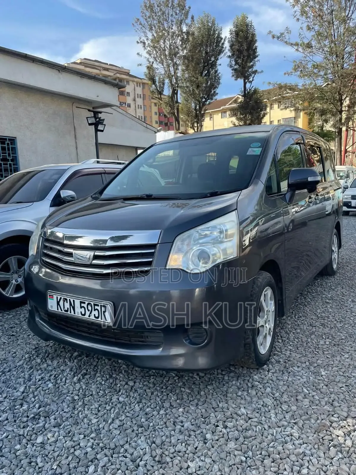 Toyota Noah 2010 Gray