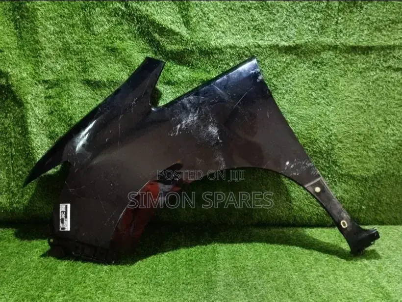 Fender Lh Nissan Serena C26 2012