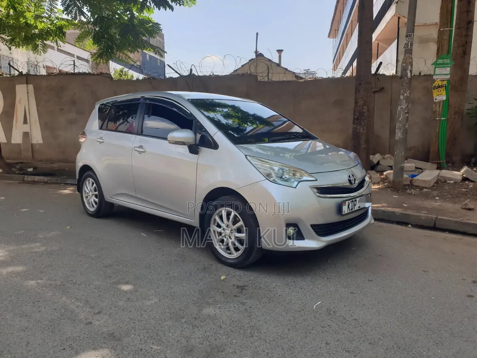 Toyota Ractis 2016 Silver
