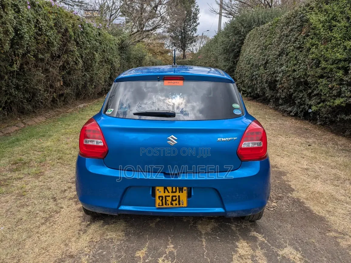 Suzuki Swift 2018 Blue