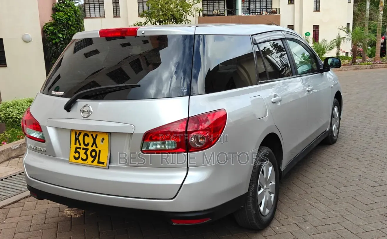 Nissan Wingroad 2012 Silver