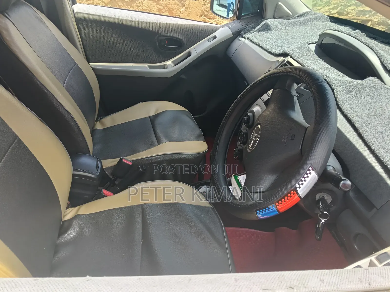 Toyota Vitz 1.3 FWD 5dr 2011 Silver