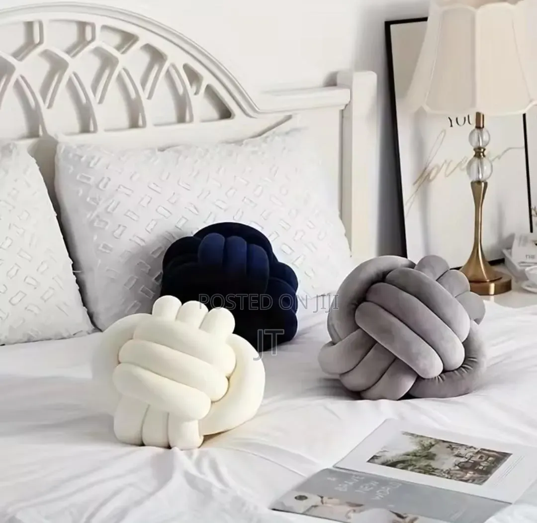 Knot Pillow Round Ball Home Decor Cushion 28CM Diameter Size)