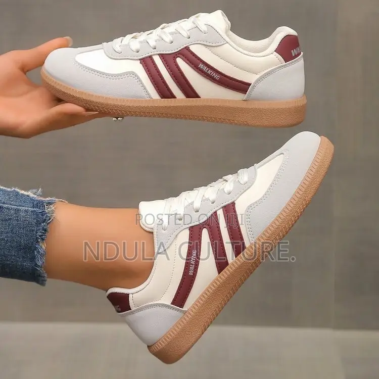 New Ladies Fashion Walking Shoes