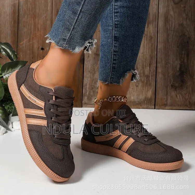 New Ladies Fashion Walking Shoes
