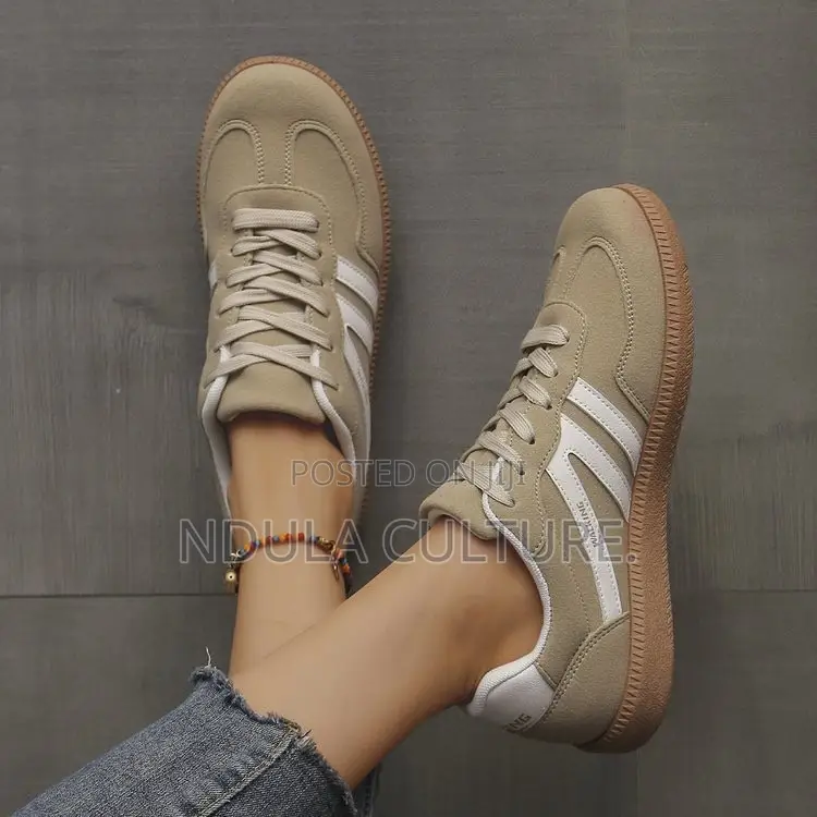 New Ladies Fashion Walking Shoes