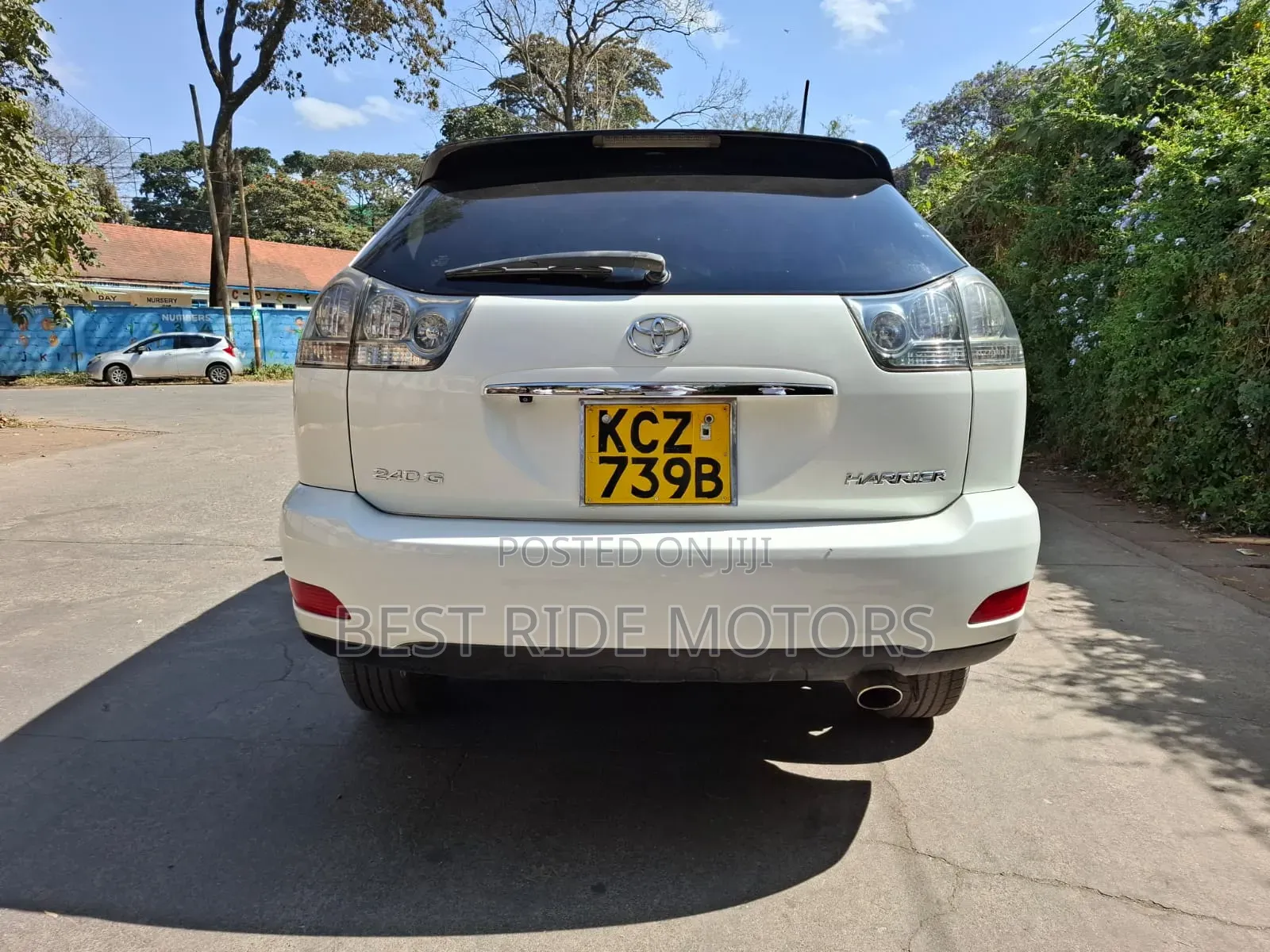 Toyota Harrier 2.4 2012 White