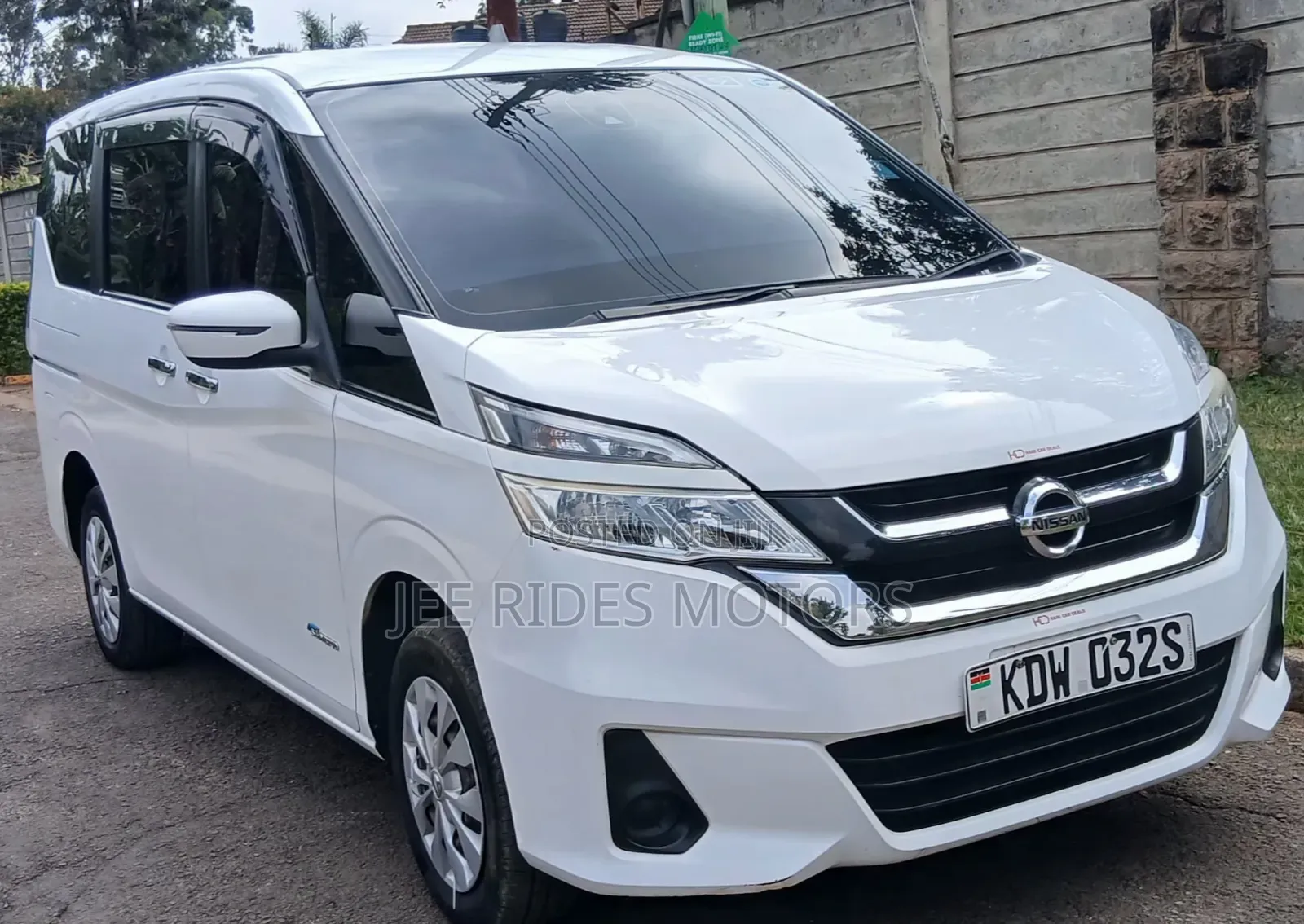 Nissan Serena 2018 White