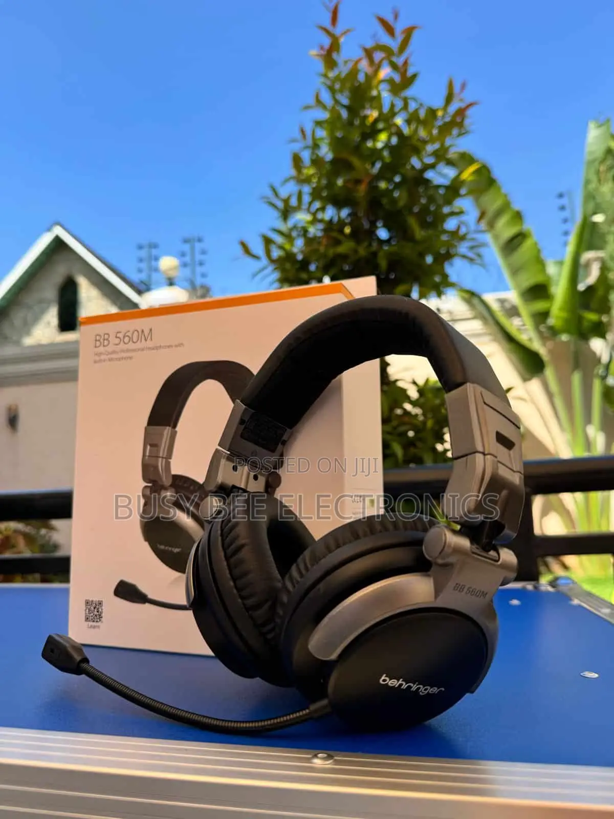 Behringer BB 560M Professional Headphones With Built-in Microphone