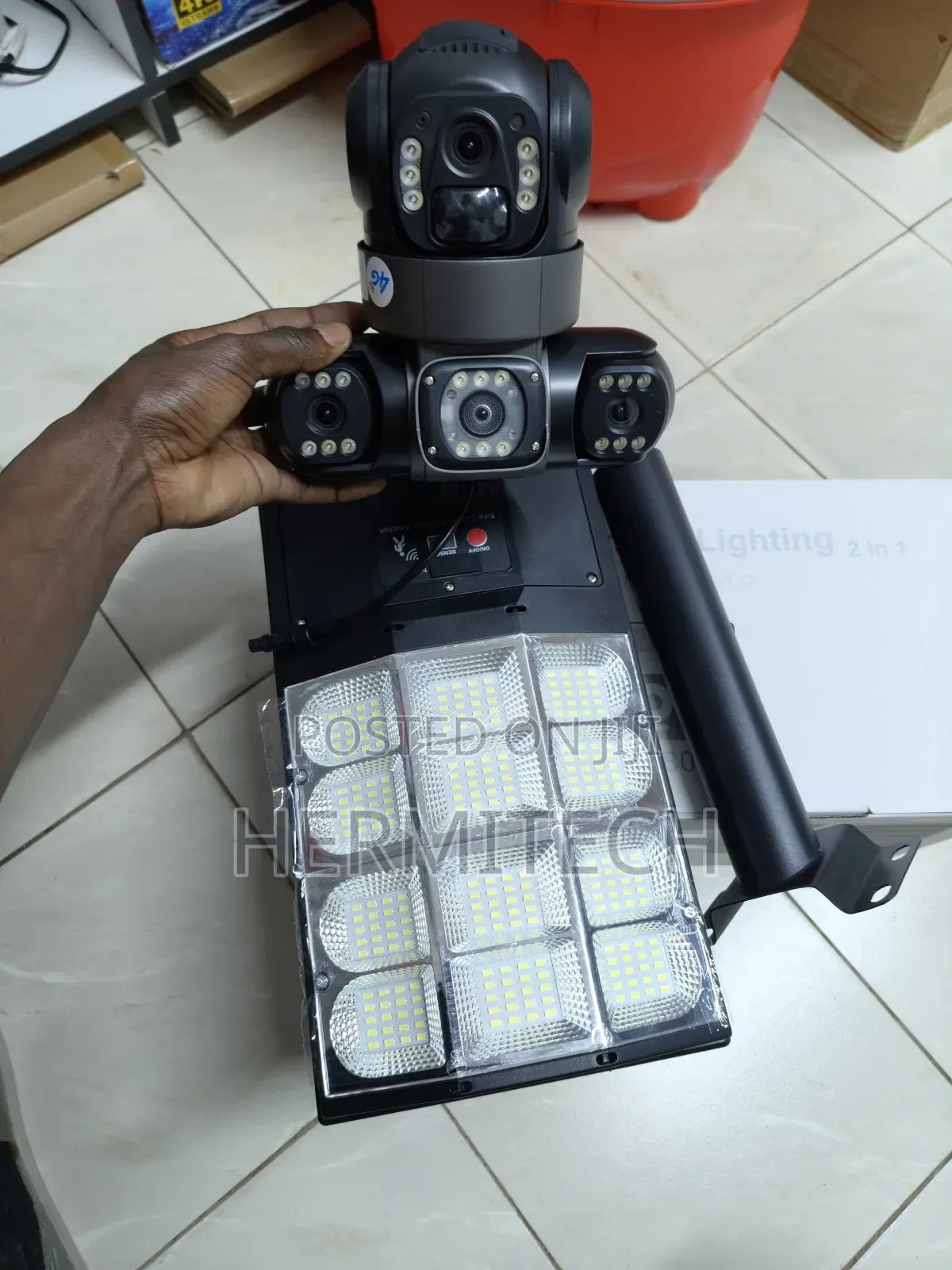 300W 4G Triple-Lens Floodlight CCTV for Wide Outdoor Security