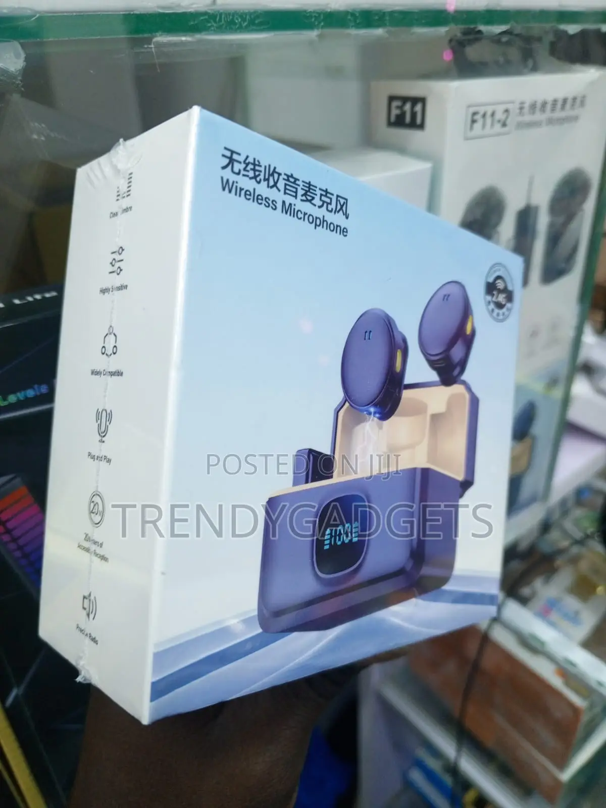Q8 Dual Wireless Lapel Mic for Vlogging & Live Streaming