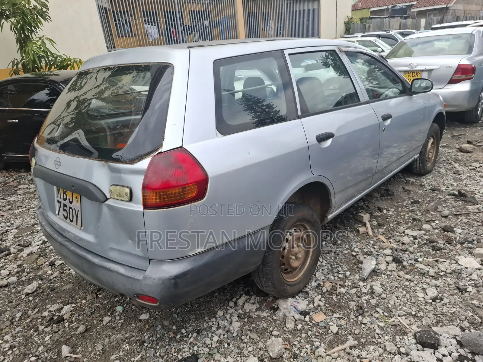 Nissan Wingroad 2002 Silver