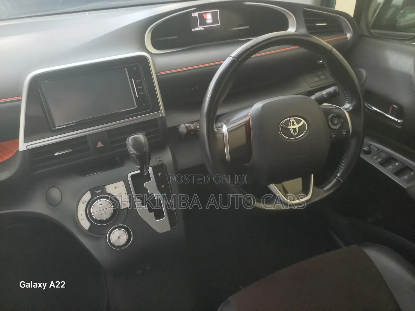 Toyota Sienta 1.5 FWD (6-seater) 2020 Blue