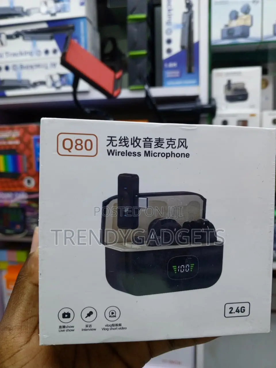 2 in 1 Wireless Clip on Microphone for Android iPhone Recording