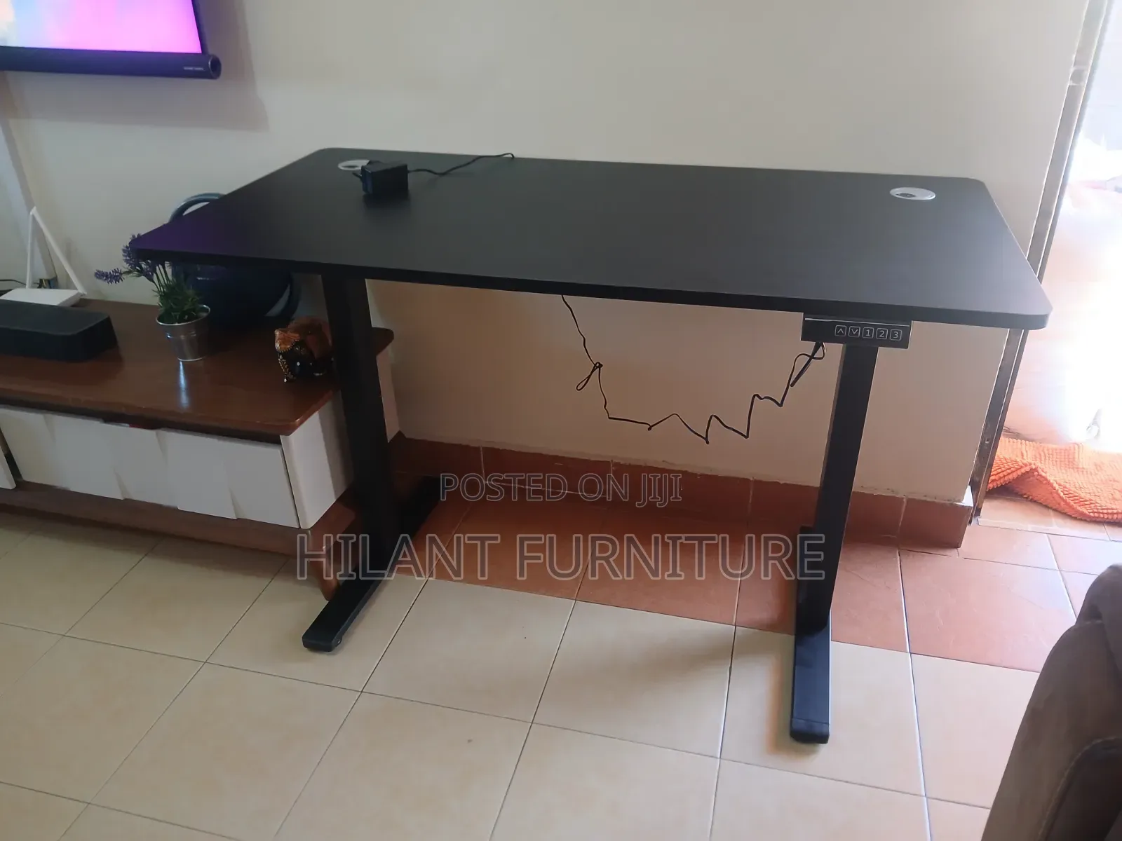 1.2m Adjustable Height Electric Desk/ Standing Desk