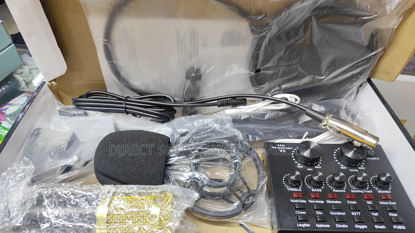 BM800 Condenser Microphone + V8S Sound Card Kit.