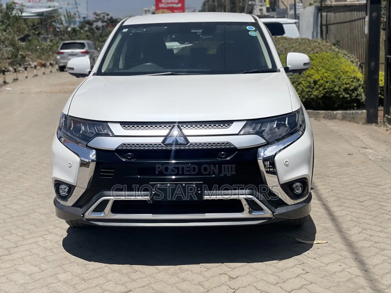 Mitsubishi Outlander LE S-AWC 2020 White