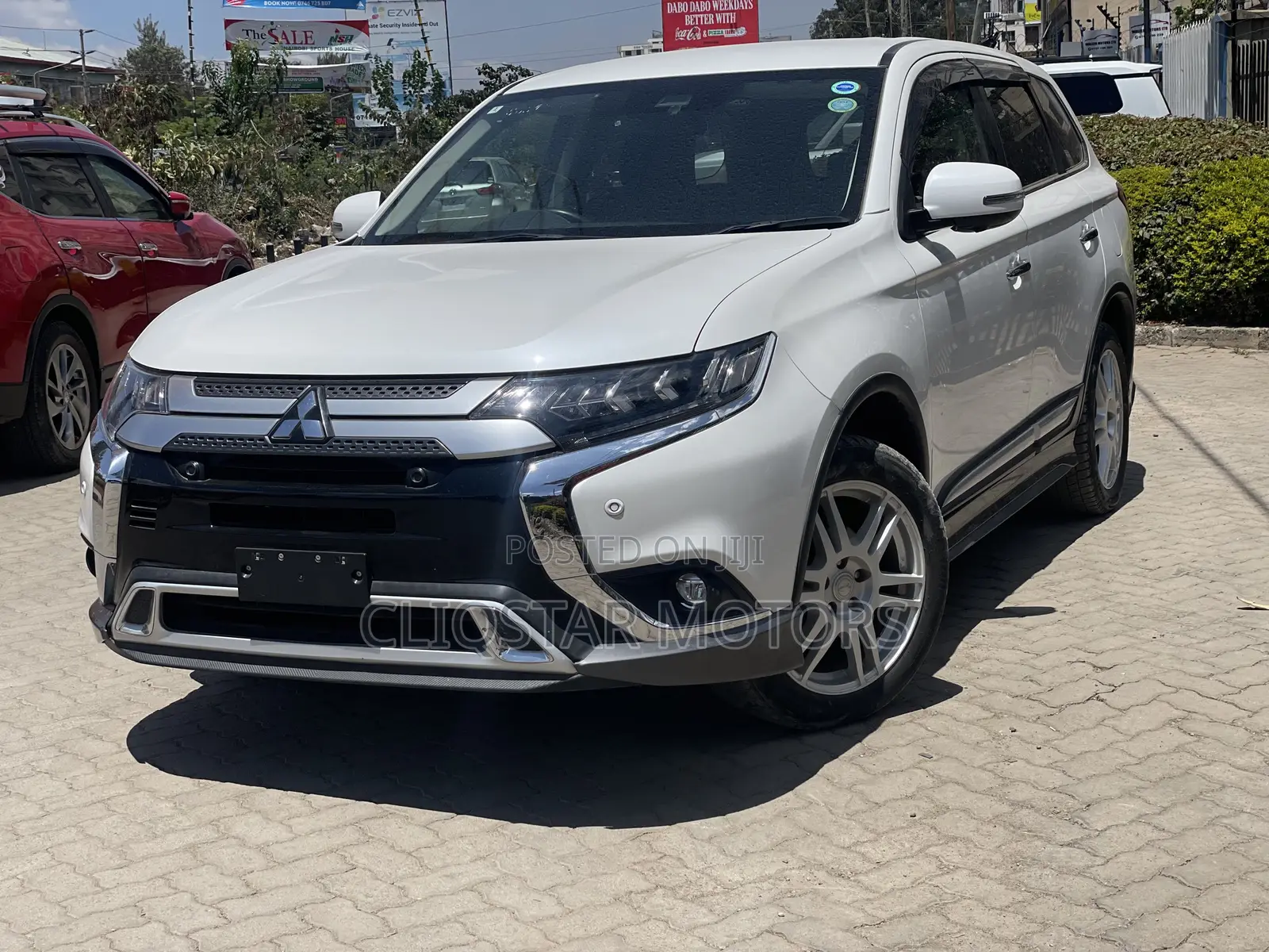 Mitsubishi Outlander LE S-AWC 2020 White