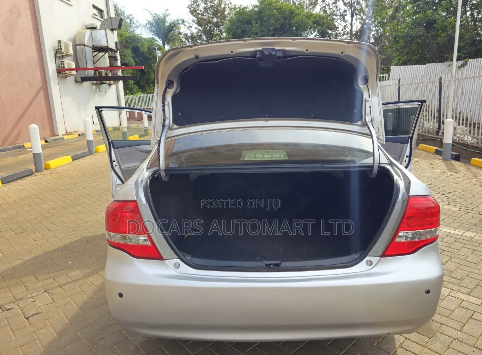 Toyota Axio 2011 Silver