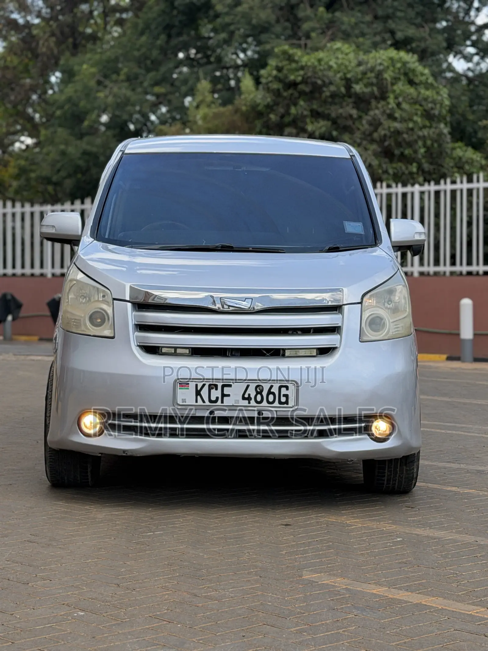 Toyota Noah 2008 Silver