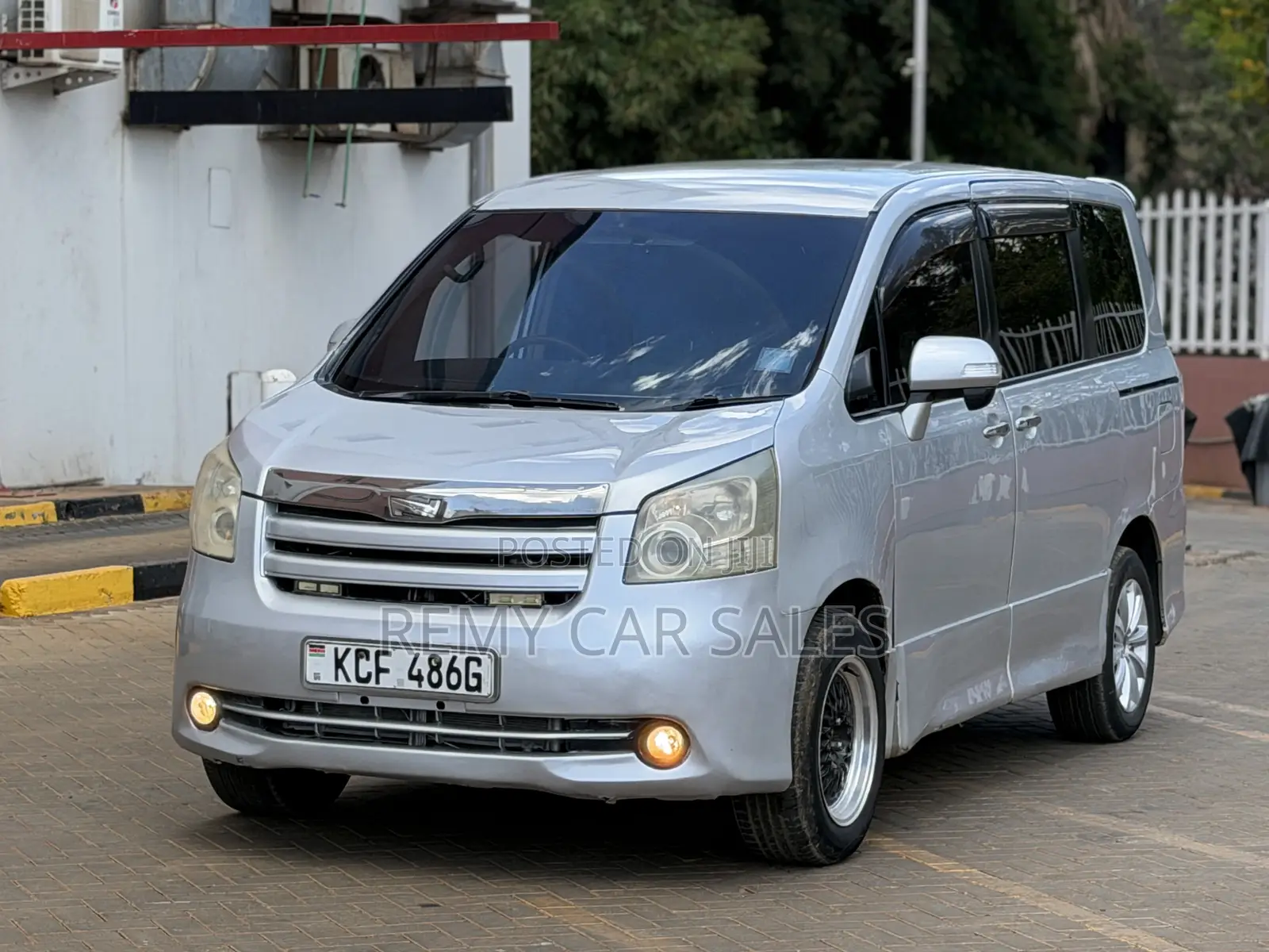 Toyota Noah 2008 Silver