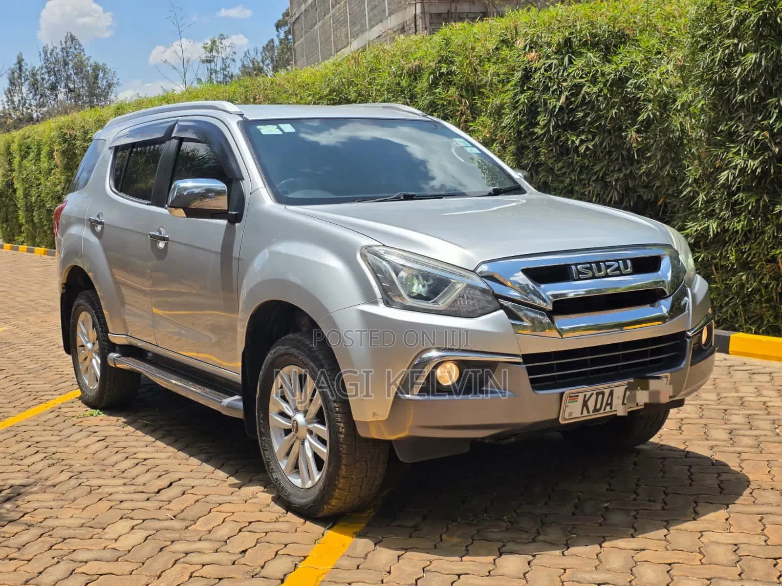 Isuzu MU-X 2021 Silver