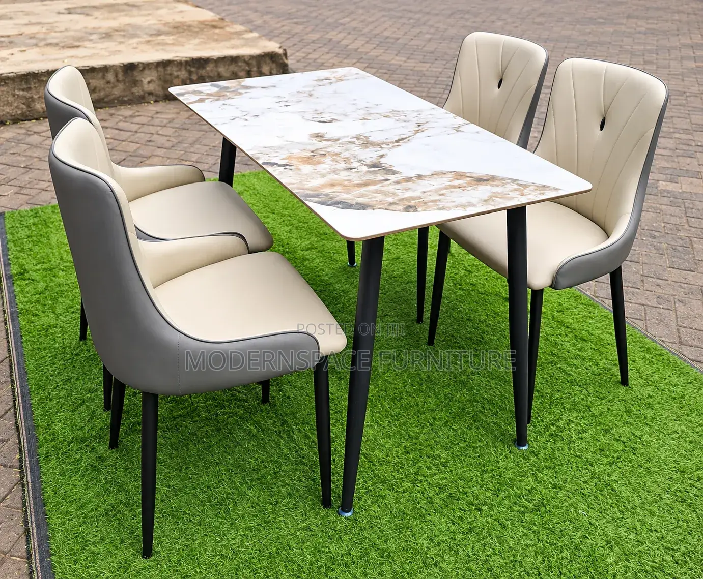 4/6-Seater Dining Table Set