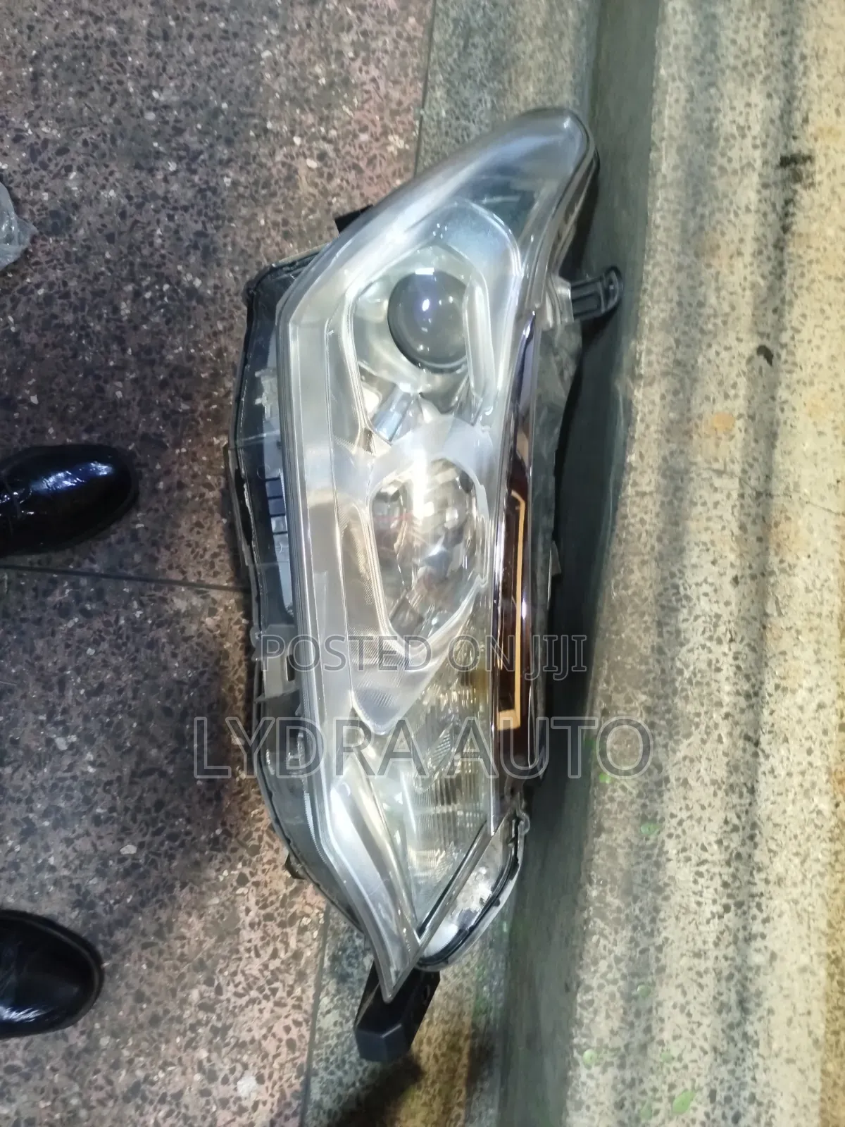 Fielder/ Axio 165 Headlight Non Zenon
