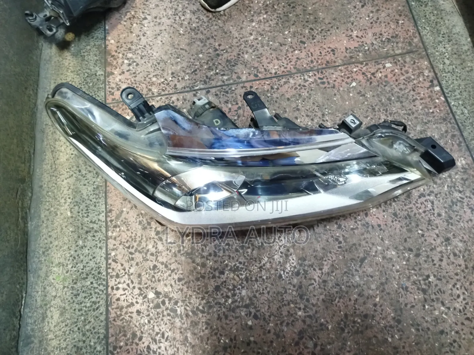 Fielder/ Axio 165 Headlight Zenon Part D