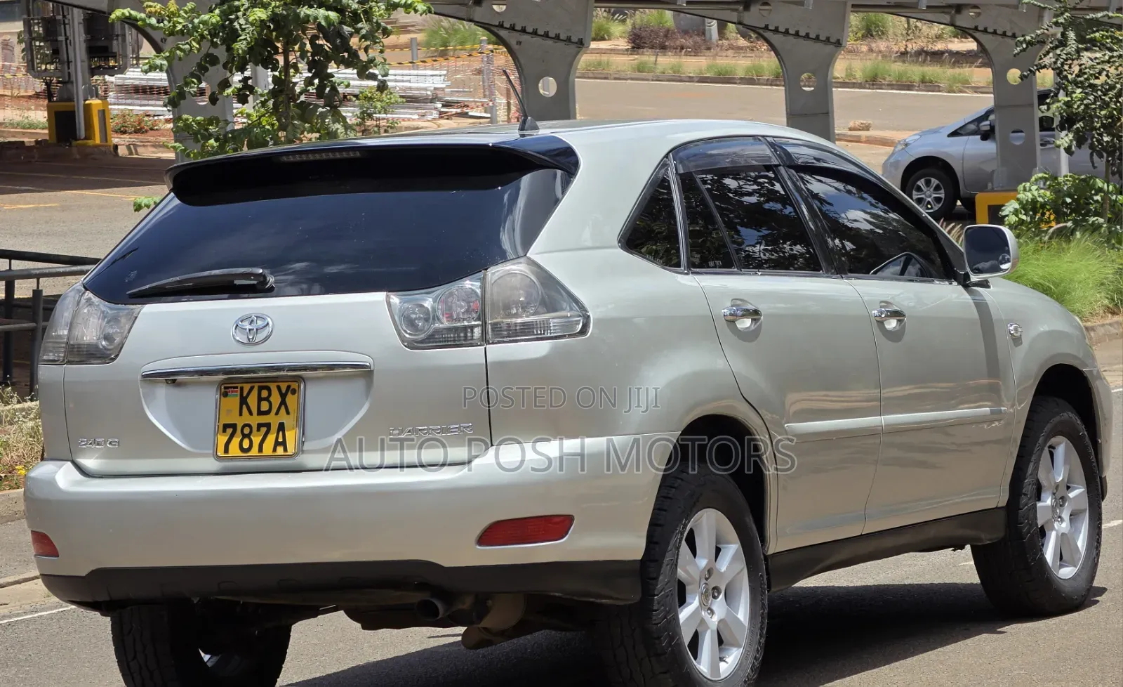 Toyota Harrier 2006 Beige