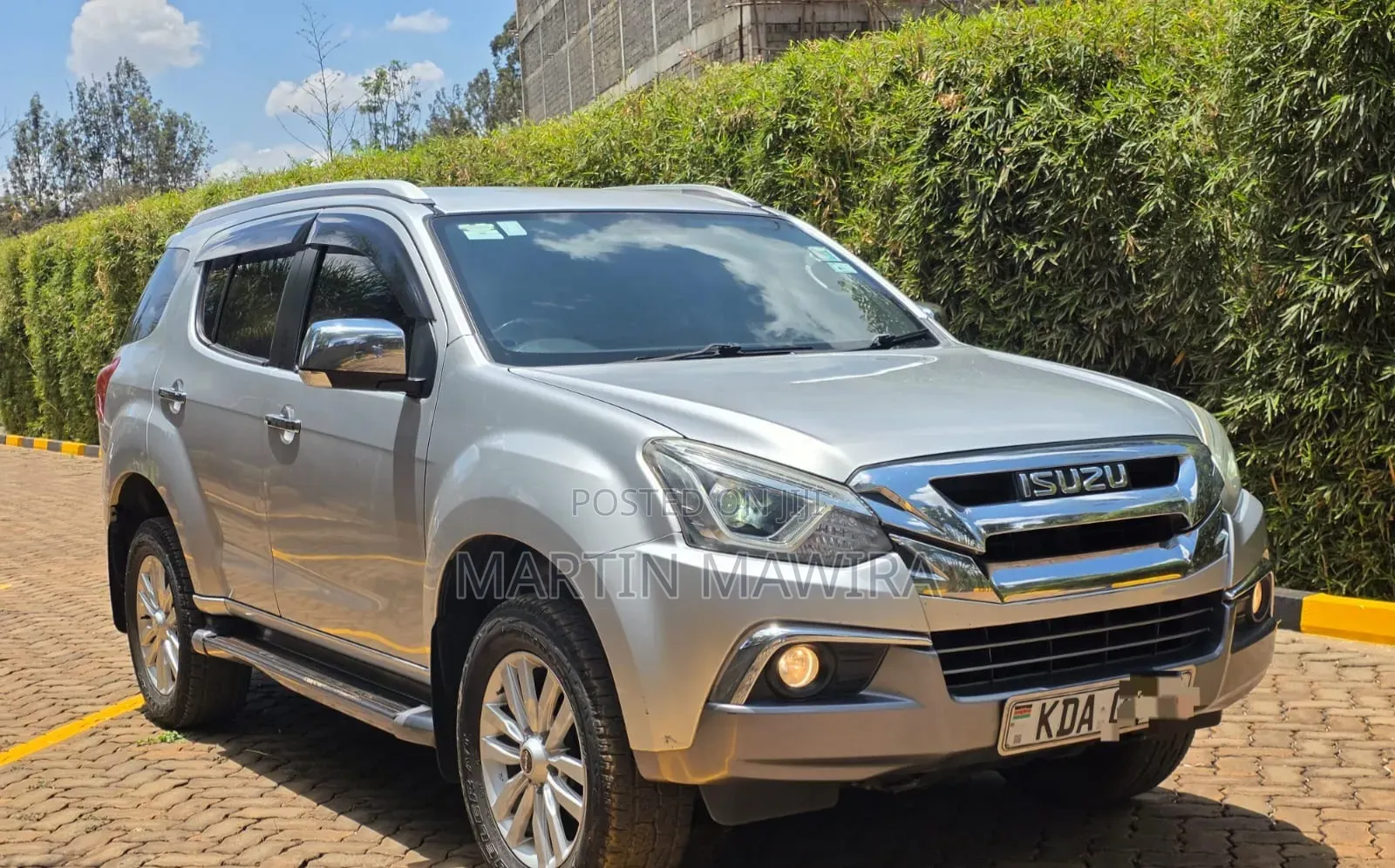 Isuzu MU-X 2021 Silver