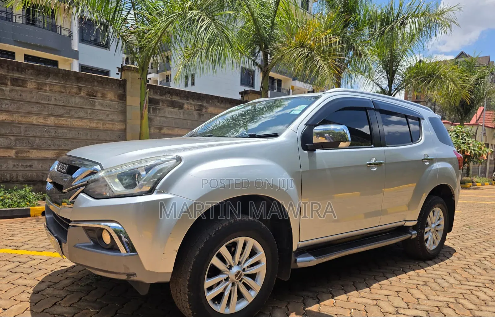 Isuzu MU-X 2021 Silver
