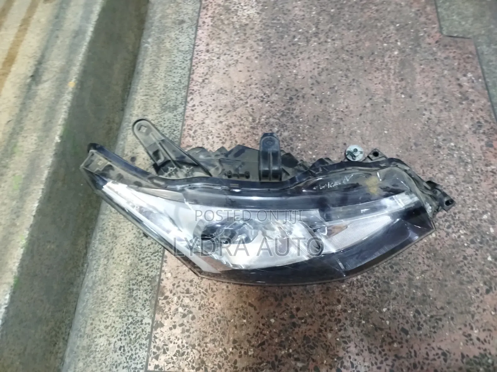 Outlander 2015 Headlight Non Zenon