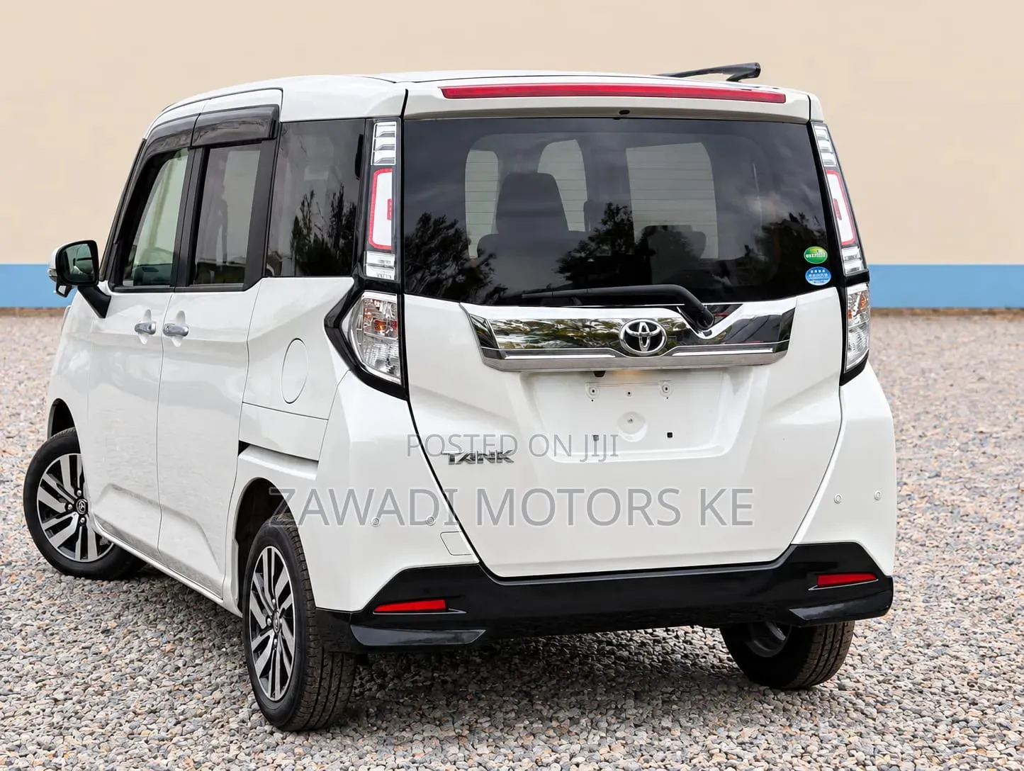 Toyota Tank 1.0 FWD 2019 White