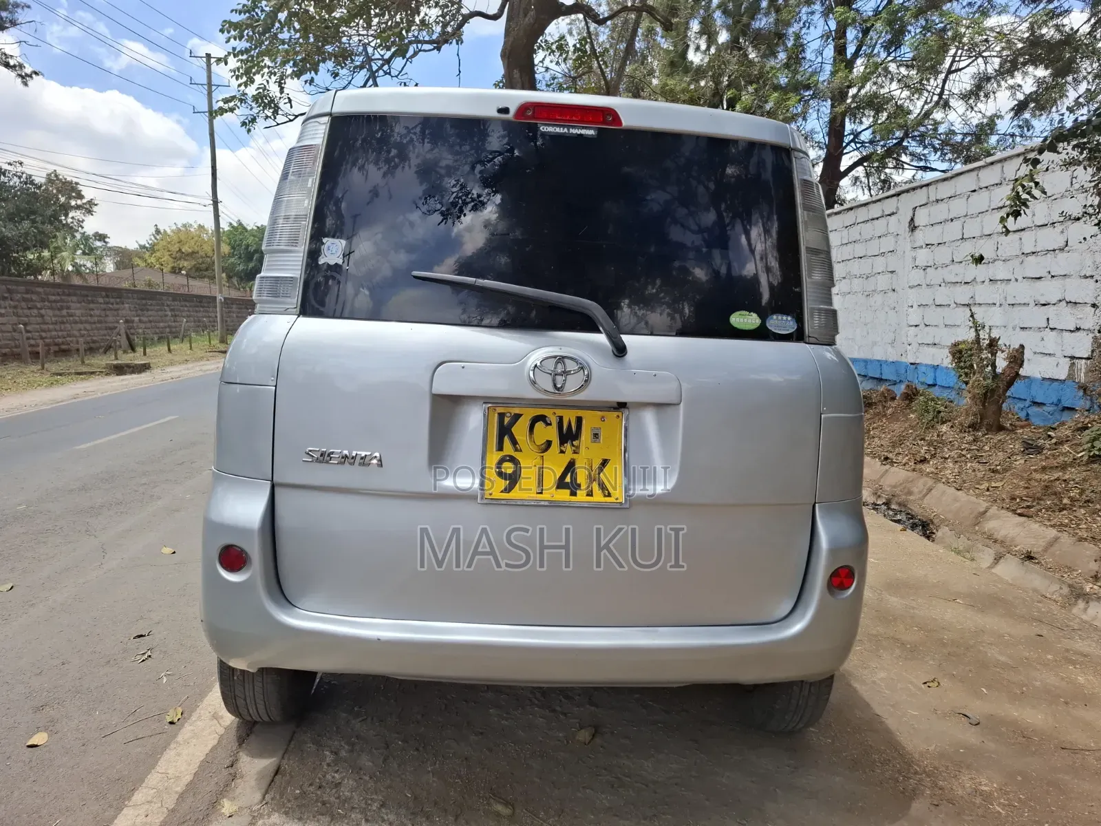 Toyota Sienta 2012 Silver