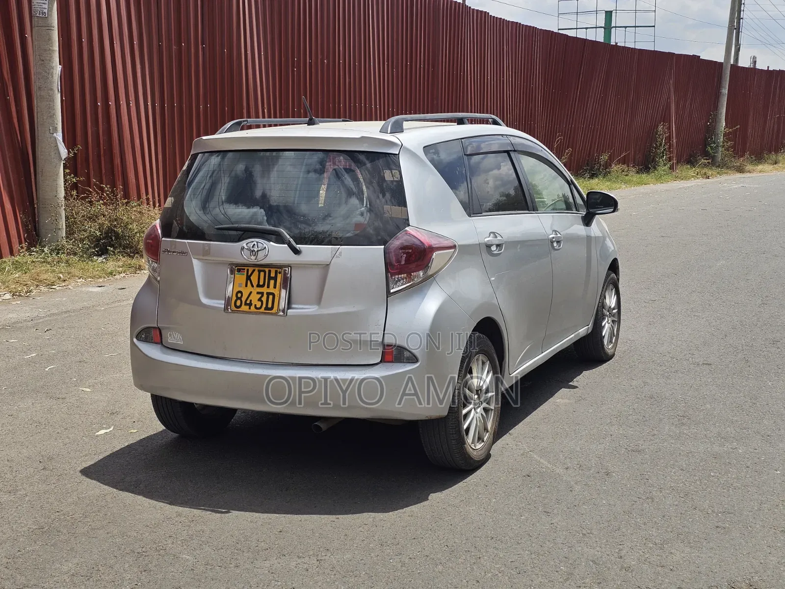 Toyota Ractis 2014 Silver