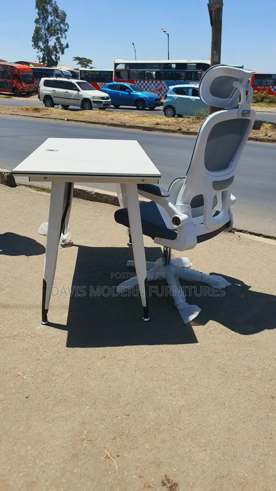 Simple Office Desk With White Office Chair