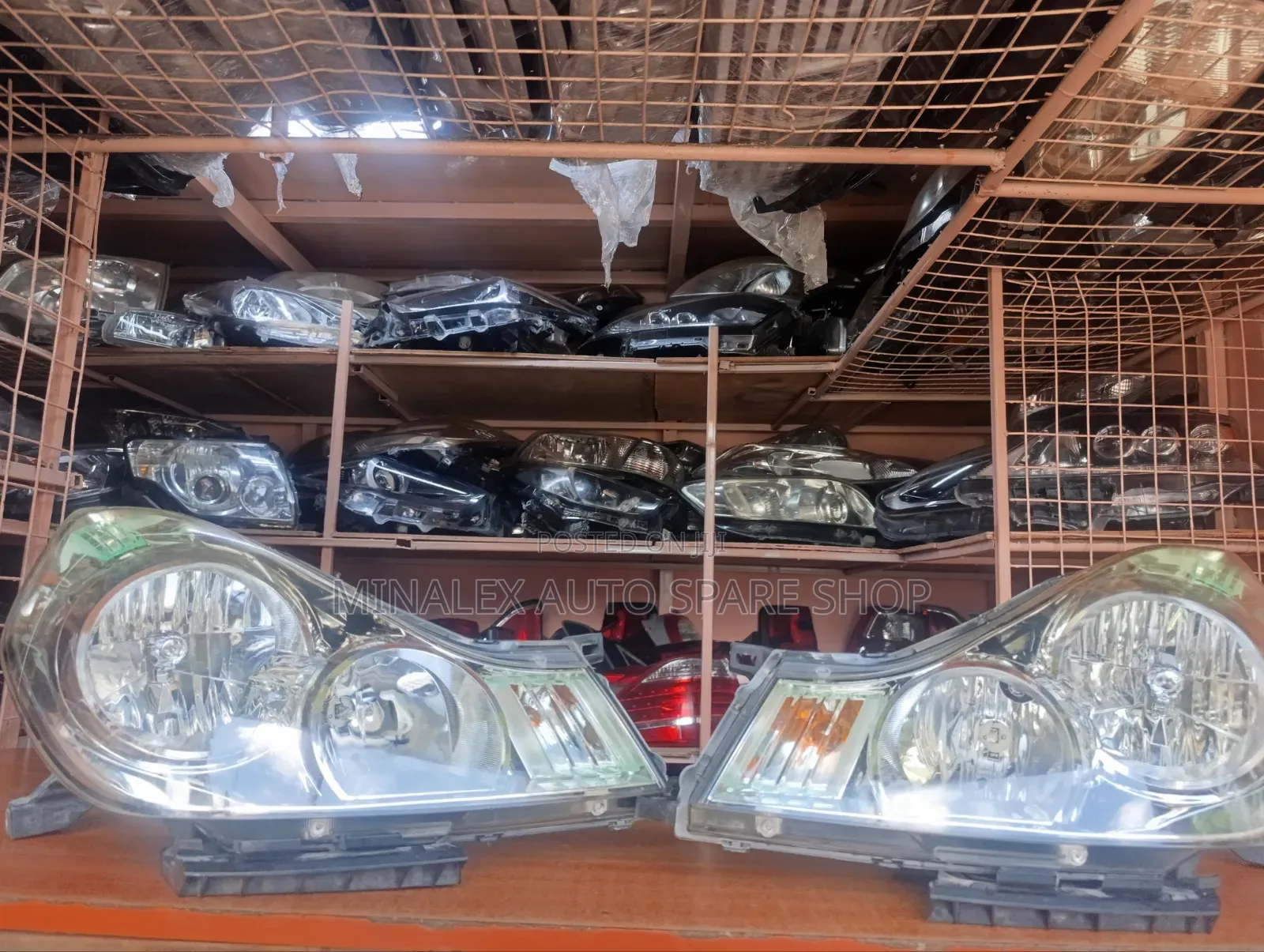 Nissan Wingload Y12 Headlight