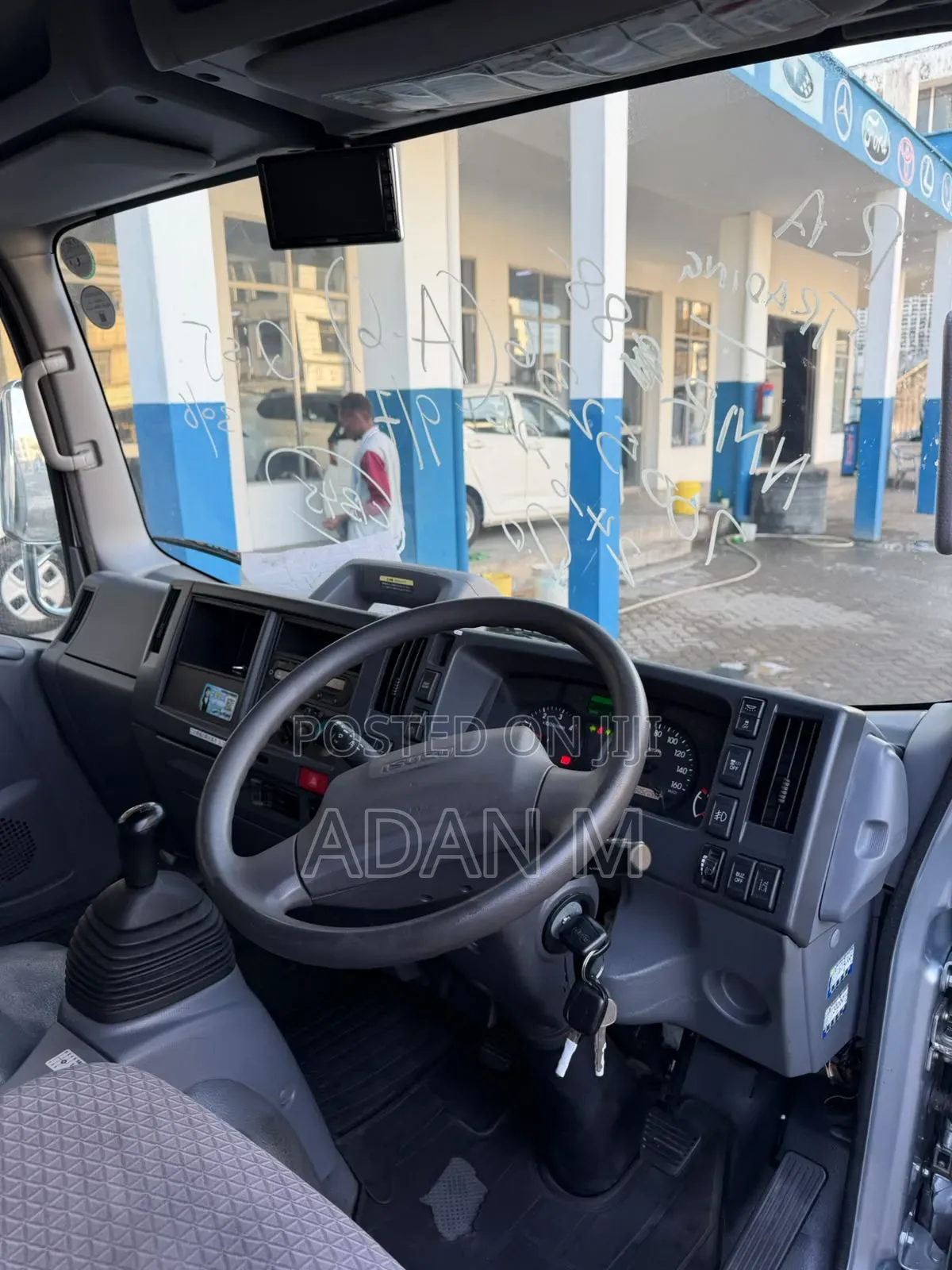 Isuzu Elf 2020 Silver